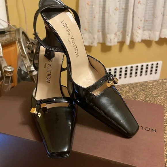 Louis Vuitton Black Patent Leather Heels - Picture 7 of 7